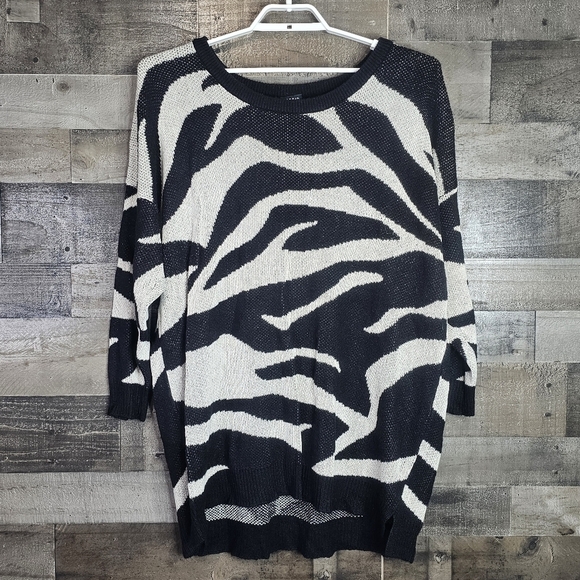Torrid Abstract Zebra Print Cozy Oversized Sweater Sz 4 - Picture 1 of 9